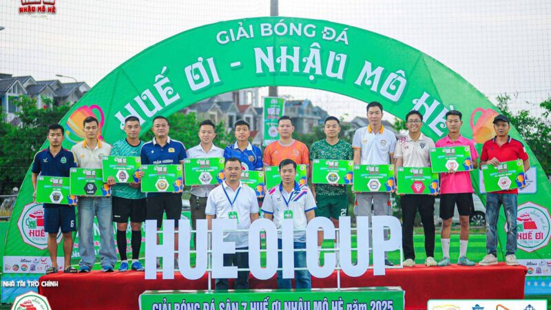 Hải gầy, Quang Quốc dự giải bóng đá phủi đông nhất xứ Huế