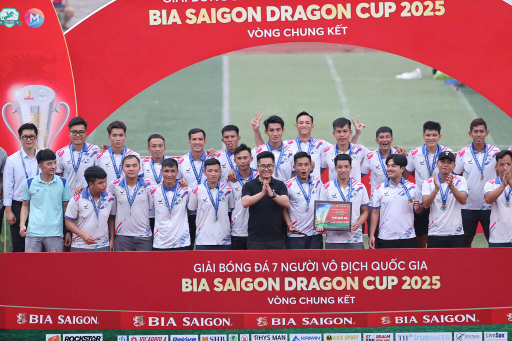 Đội thứ Ba: MyMy