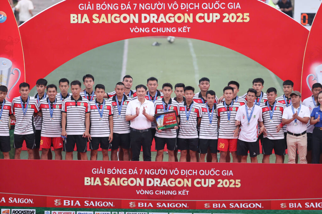 Đội thứ Nhì: Xổ số kiến thiết Đắk Lắk