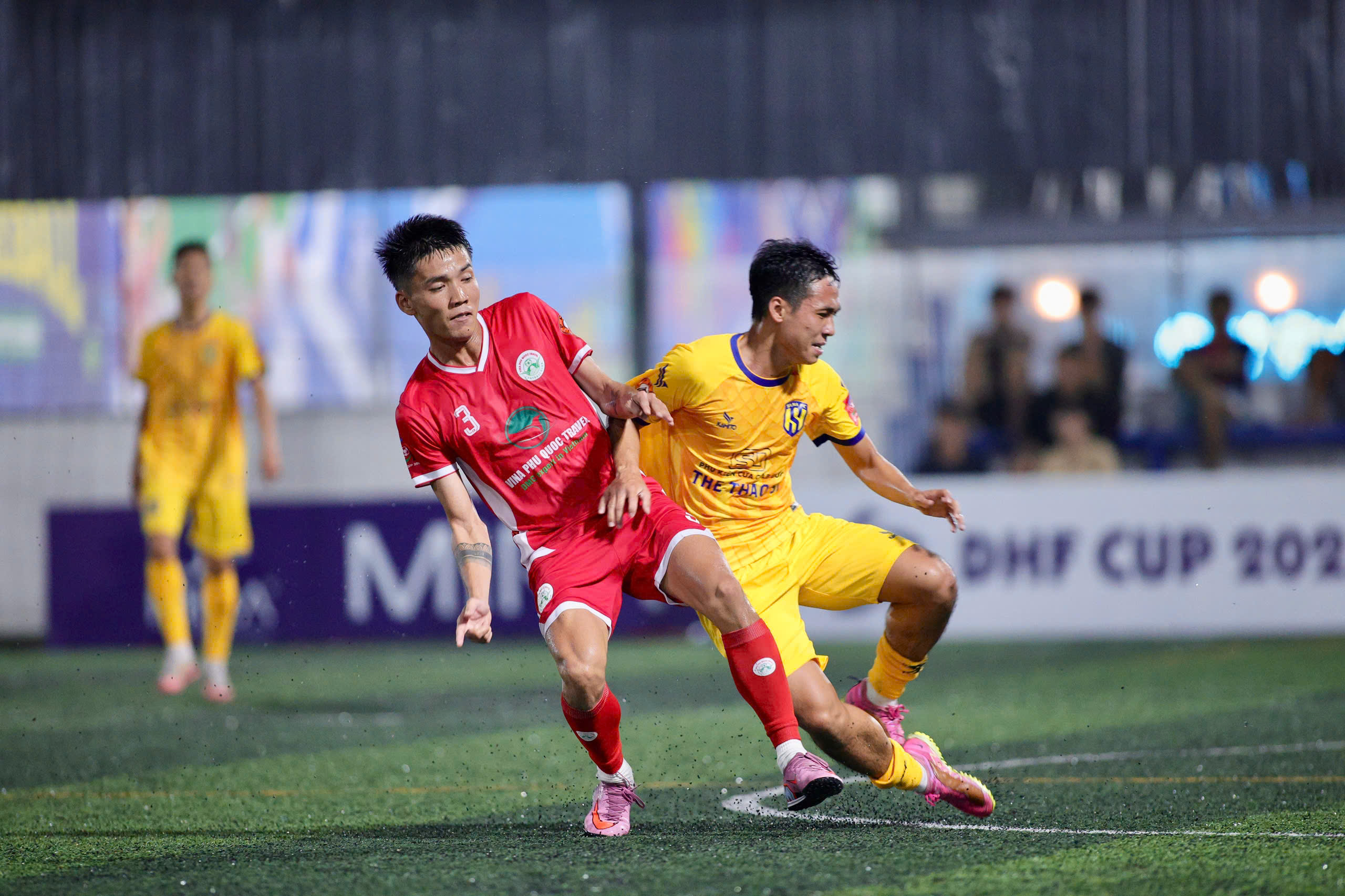 Đồng Hương Nghệ An lội ngược dòng ngoạn mục trước Vina Phú Quốc Kiên Giang