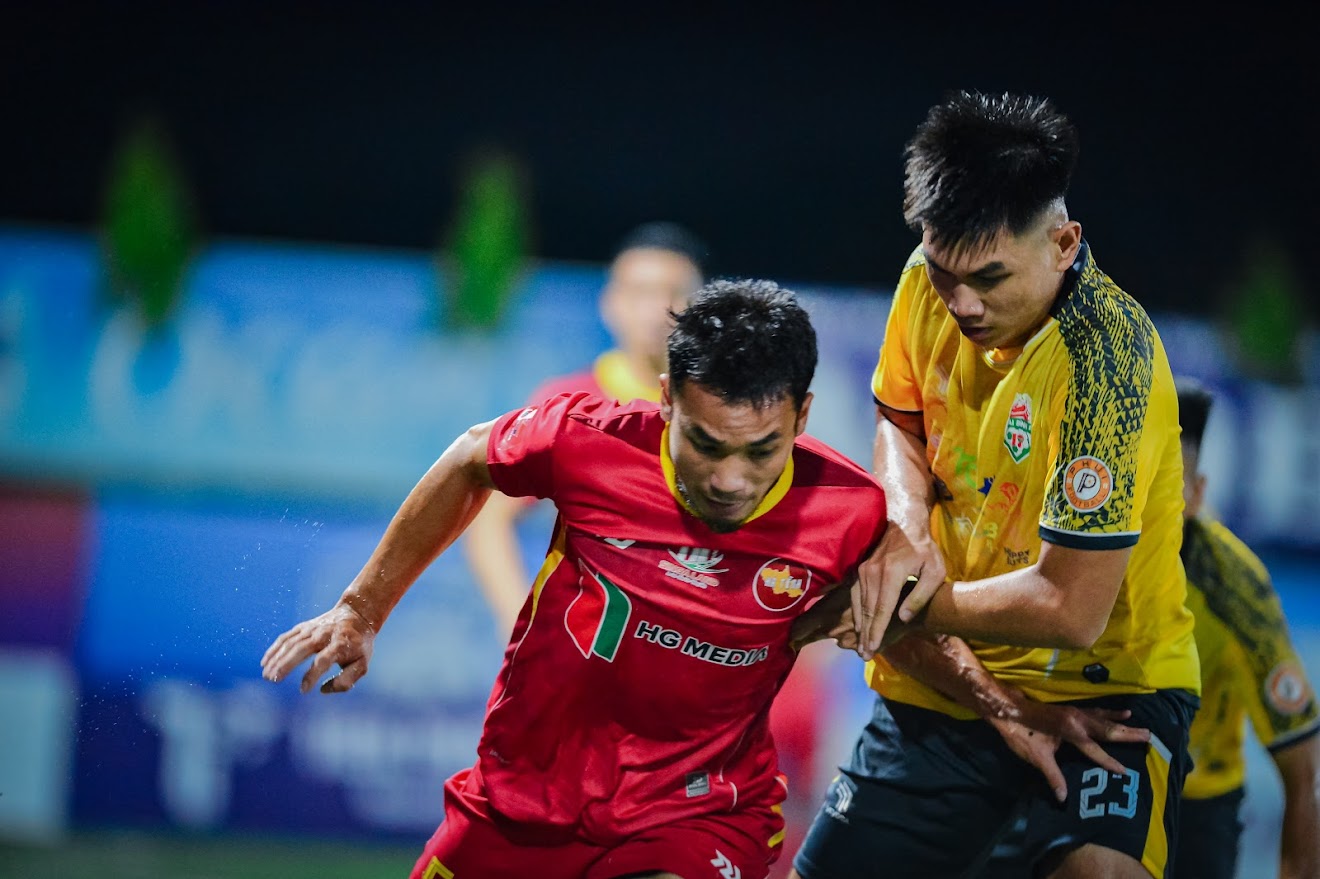 Hà Tĩnh đối đầu Kingtek Quảng Nam – Trận chiến của những kẻ bản lĩnh Giải Bóng Đá Đồng Hương 2025