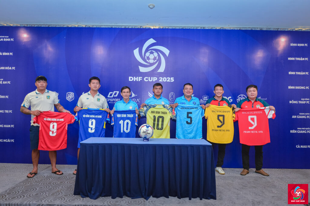 Các Đội Bóng Ra Mắt Trang Phục ( Ảnh Cap Sport)