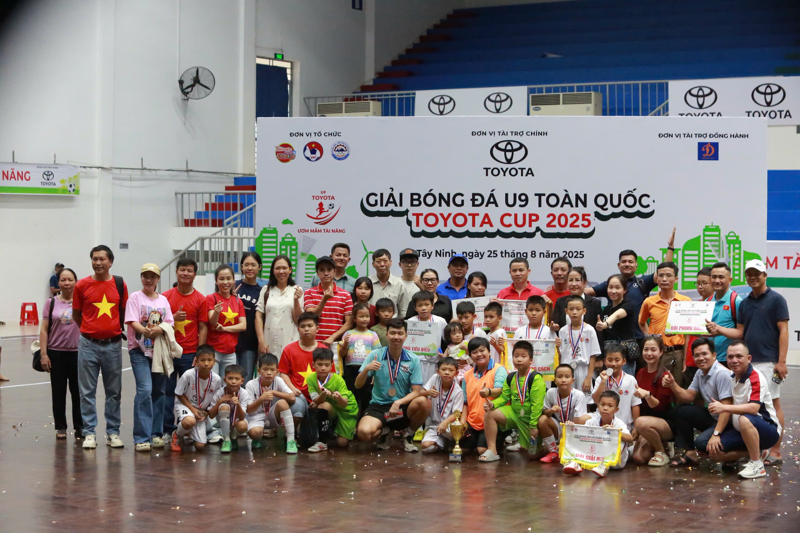 Trung Tâm Đào Tạo Bóng Đá Trẻ Văn Tâm Đồng Nai THÔNG BÁO TUYỂN CHỌN LỚP VỆ TINH PVF ⚽