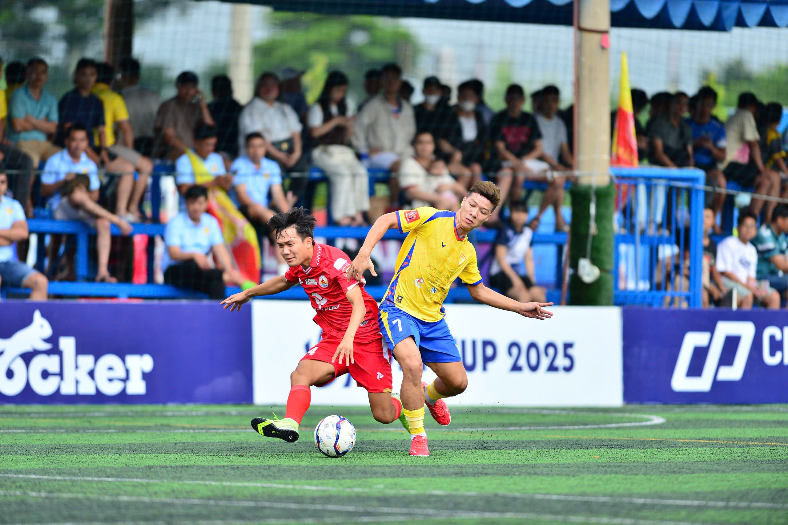 KHAI MÀN GIẢI BÓNG ĐÁ HỘI ĐỒNG HƯƠNG – NƠI HỘI TỤ NIỀM ĐAM MÊ VÀ TÌNH ĐỒNG HƯƠNG