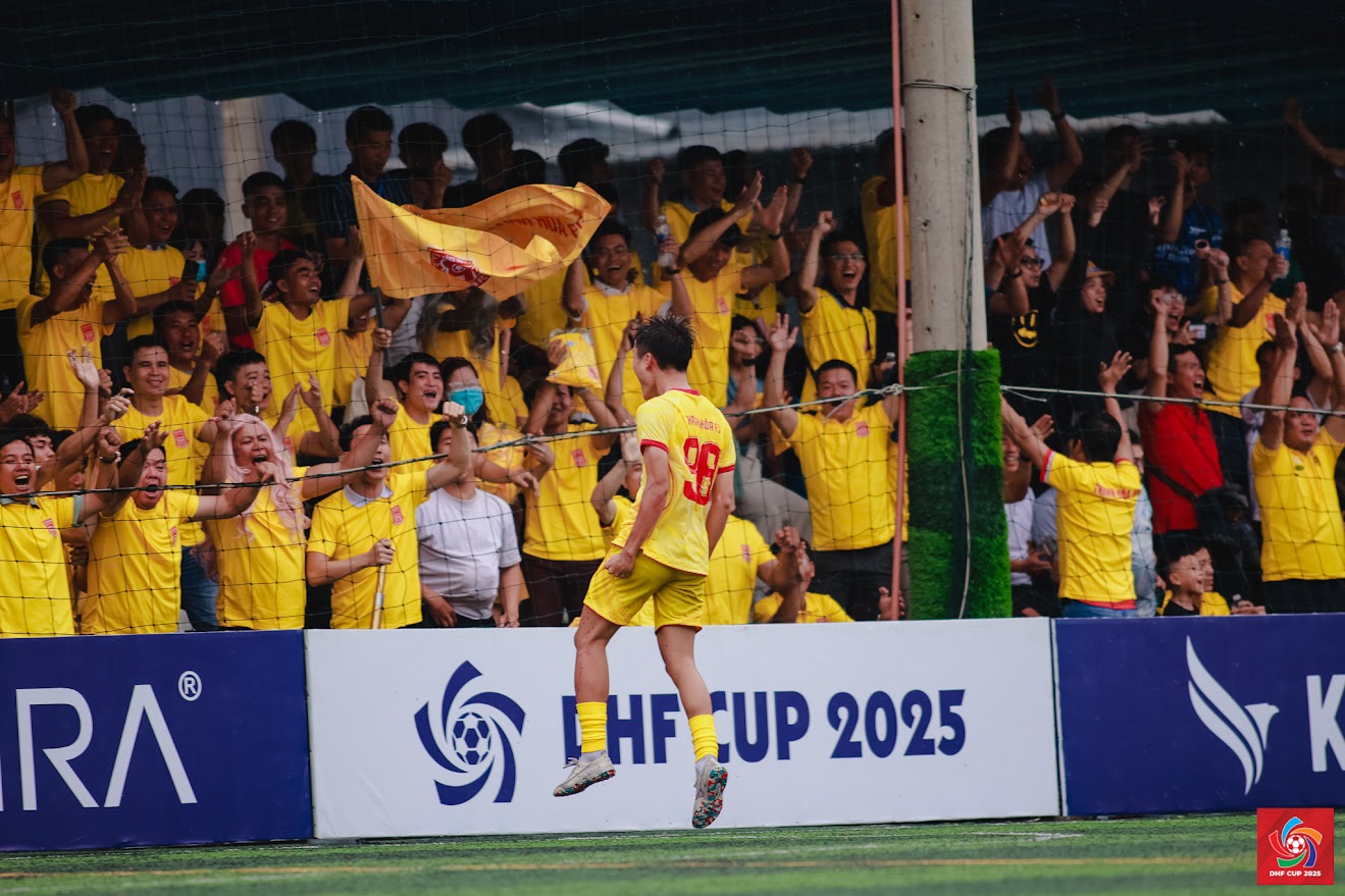 KHÁN GIẢ – LINH HỒN CỦA CÁC ĐỘI BÓNG TẠI GIẢI BÓNG ĐÁ HỘI ĐỒNG HƯƠNG TOÀN QUỐC 2025