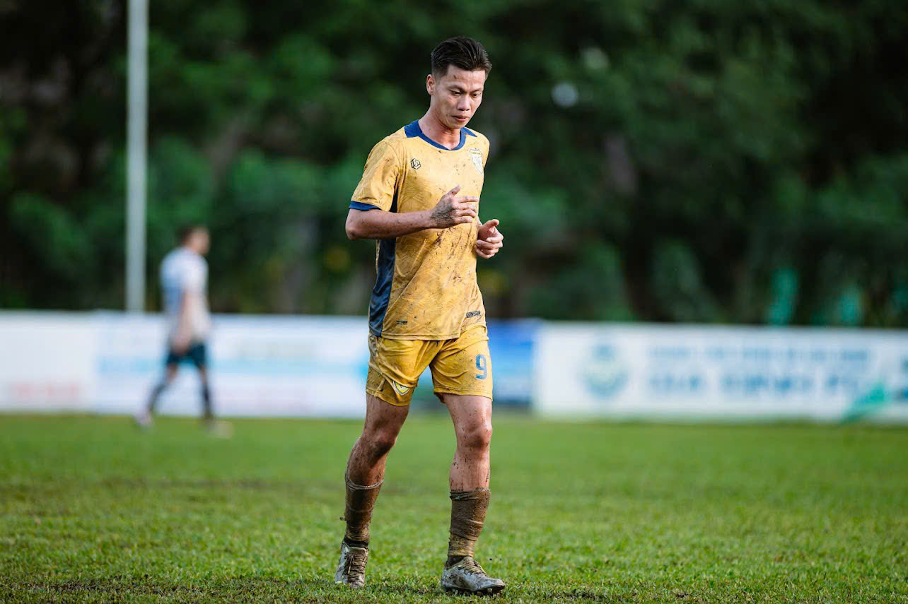 SỰ TRỞ LẠI CỦA “RONALDO MIỀN TÂY” – VÕ HOÀNG HƯNG TRONG MÀU ÁO TRƯỜNG GIANG GIA ĐỊNH
