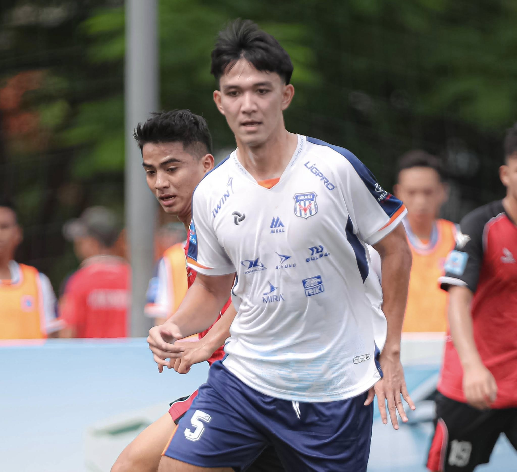 Lầu đầu tiên cho Âu Dương Quân