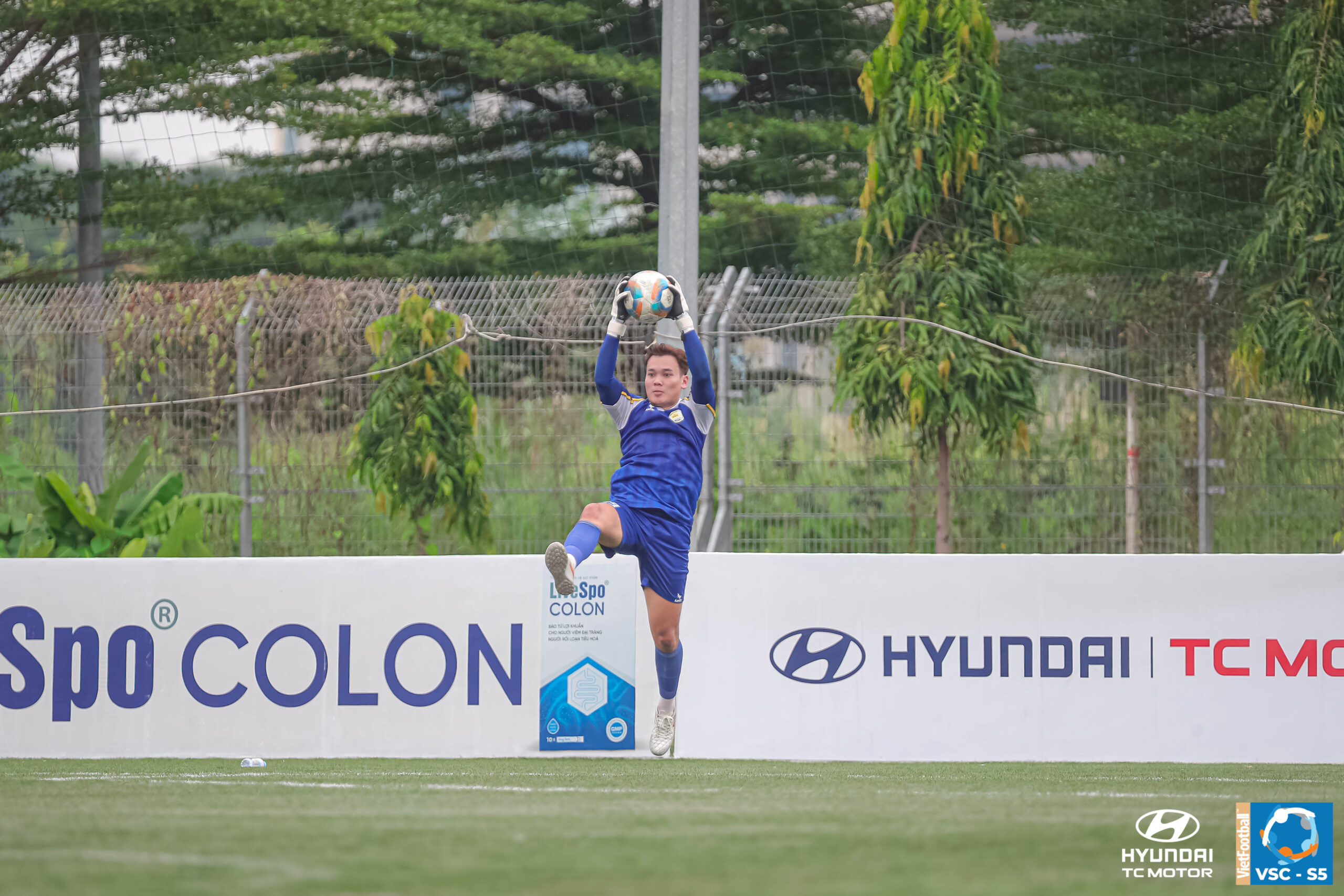 Trương Lâm Nhật, chàng trai Gen Z lần đầu xuống phố bắt giải